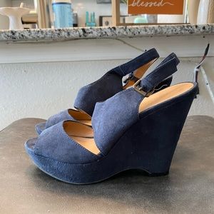 6.5 Nine West Suede wedges